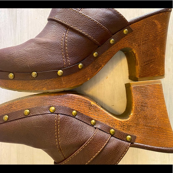 MIA Brown Clogs Studded platform 9 - Picture 1 of 4
